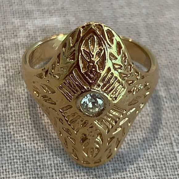 Gorgeous 10 KT Stamped Gold plate metalwork ring with Clear Crystal - Picture 1 of 4